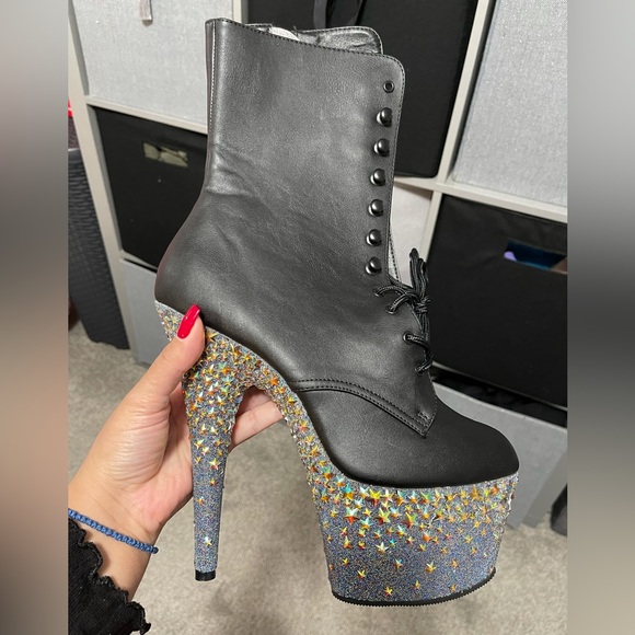 Pleaser Shoes - Pleaser Star Splash Ankle Boots- Black Size 7 NEW!!